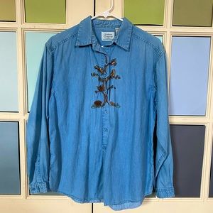 Embroidered nature denim chambray top